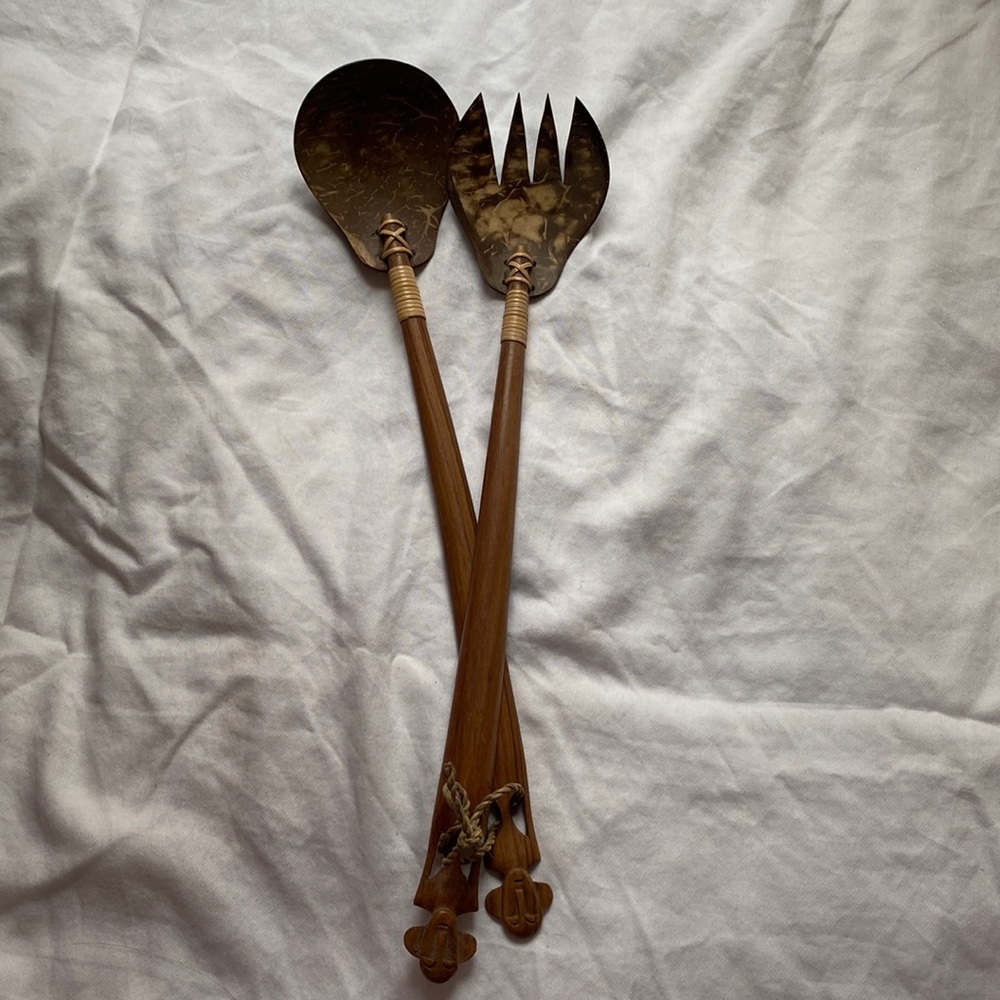 Wood-look Plastic Salad Servers, Decor